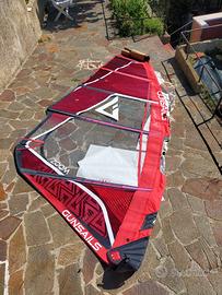 vela windsurf e albero