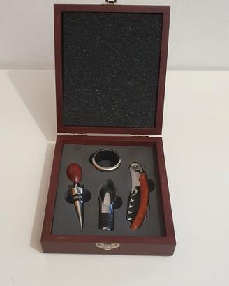 Set da vino con 4 accessori (cavatappi, ecc.)
