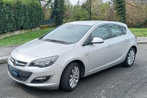 Opel Astra cosmo 1.4 turbo