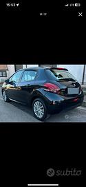 Peugeot 208 PureTech Allure 1.2 GPL Casa Madre