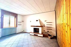 VILLA A SCHIERA A FIORENZUOLA D'ARDA