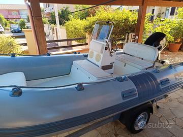Gommone 4.80  con carrello e motore 40 cv