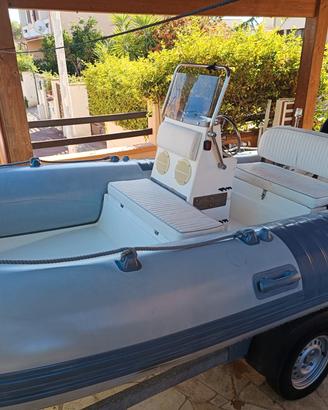 Gommone 4.80  con carrello e motore 40 cv