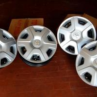 Toyota Yaris 1999/2005 CERCHI + COPRI CERCHI NUOVI