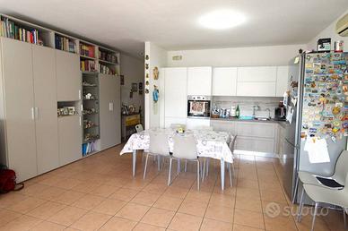 Appartamento di 80 m² con 2 locali e box auto a Lo