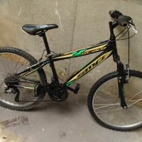 BICICLETTA ROCKRIDER NERA 24"