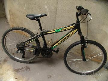 BICICLETTA ROCKRIDER NERA 24"