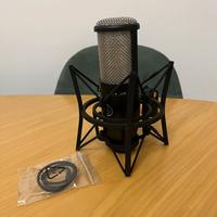 AKG P220 - MICROFONO A CONDENSATORE