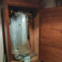 Armadio guardaroba antico