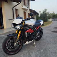 Triumph speed triple 1050 r