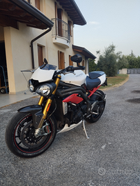 Triumph speed triple 1050 r