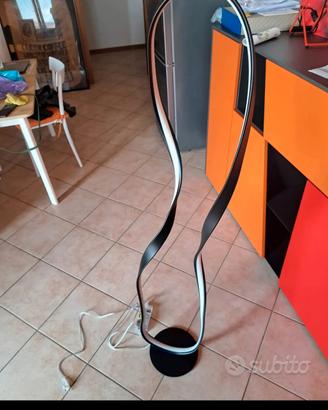 lampada da terra  NEBO