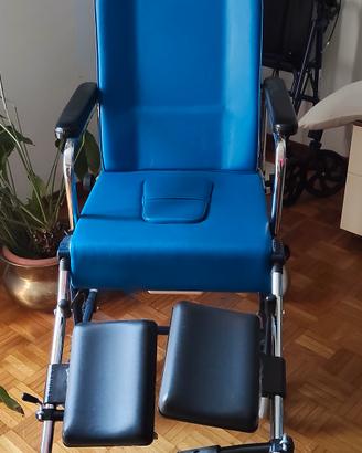 Ausilio per anziani , carrozzine deambulatore e ta
