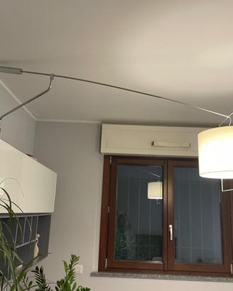 Lampadario telescopico da parete orientabile