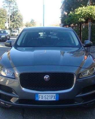 Jaguar F-Pace 2.0 D 180 CV AWD aut. Prestige
