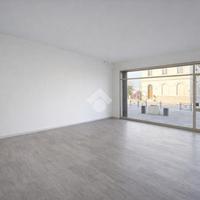 NEGOZIO A VILLA DEL CONTE