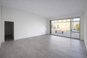 NEGOZIO A VILLA DEL CONTE