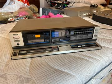 Lettore cassette stereo vintage AIWA F350