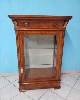 Vetrina intarsiata 