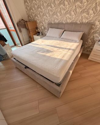 Letto matrimoniale con contenitore