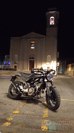 Husqvarna svartpilen 125