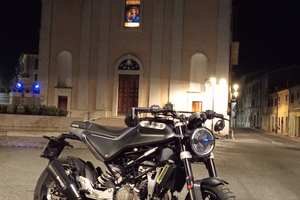 Husqvarna svartpilen 125