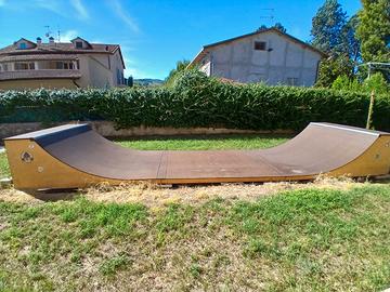 Rampa half pipe da esterno/interno