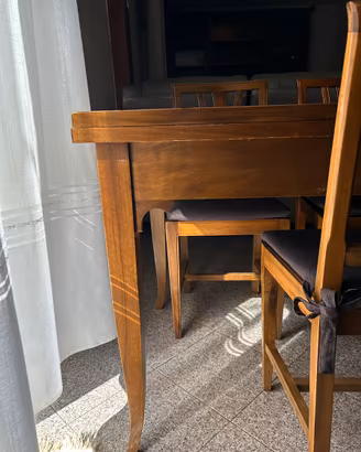 Tavolo allungabile con 6 sedie