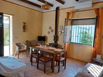 VIlletta indipendente con giardino e posto auto