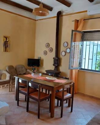 VIlletta indipendente con giardino e posto auto