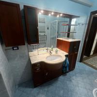 Arredo bagno marmo e legno anni 2000