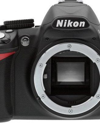 Nikon D3100 Tamron B008N AF 18-270mm + 2 batterie