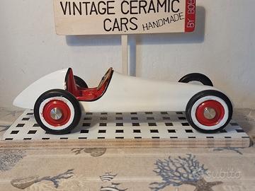 automibilina in ceramica fatta a mano