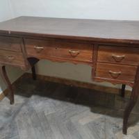 Scrittoio in legno del ‘900 con cassetti