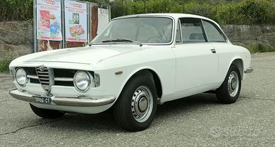 alfa romeo Giulia gt1300junior 