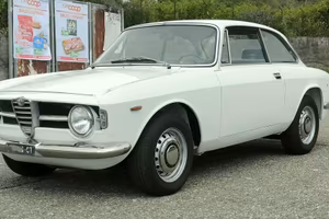 alfa romeo Giulia gt1300junior 