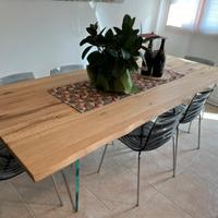 Tavolo in rovere naturale Devina Nais