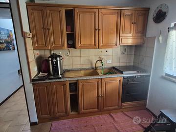 Cucina completa di elettrodomestici