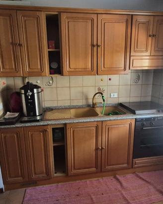 Cucina completa di elettrodomestici