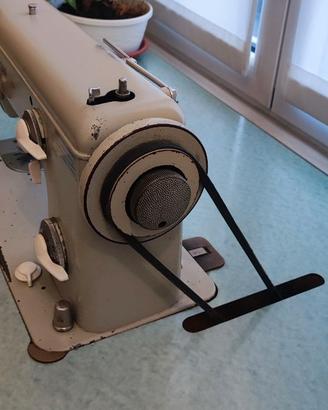MACCHINA DA CUCIRE PFAFF 260