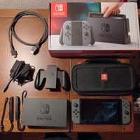 Nintendo Switch + Custodia