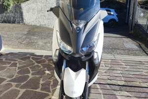 Yamaha XMax 400