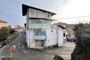 CASA SEMI-INDIPENDENTE CON AMPIO GIARDINO PRIVATO