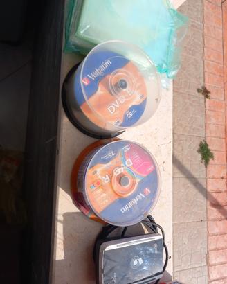 dvd  vergini,  custodie e lettore tessere con cip.