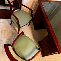 Due scrivanie stile antico con due sedie