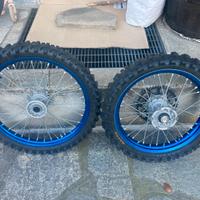 Ruote complete di gomme  Yamaha yz 125 2024