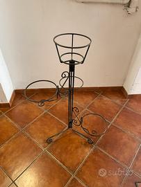 Portavasi in ferro battuto