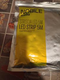 striscia led 5 mt 220V / 18w/m  140 led 3000k