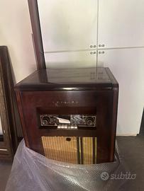 Radio Philips d’epoca a valvole in mobile di legno