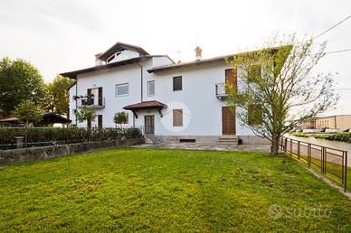 CASA SEMINDIPENDENTE A BRA